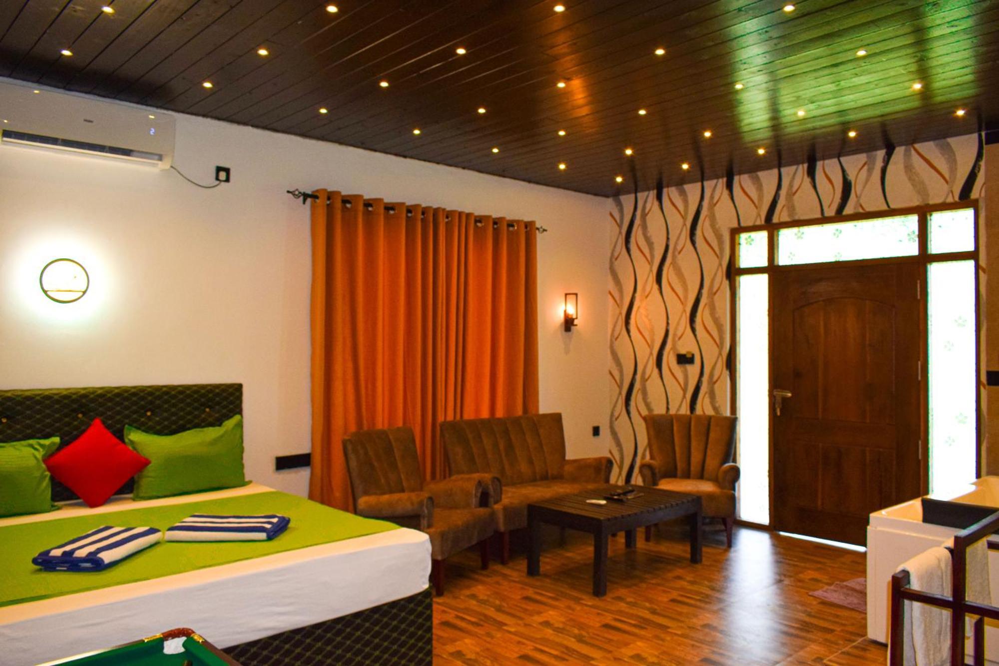 Hotel Green Garden Trincomalee Exteriör bild