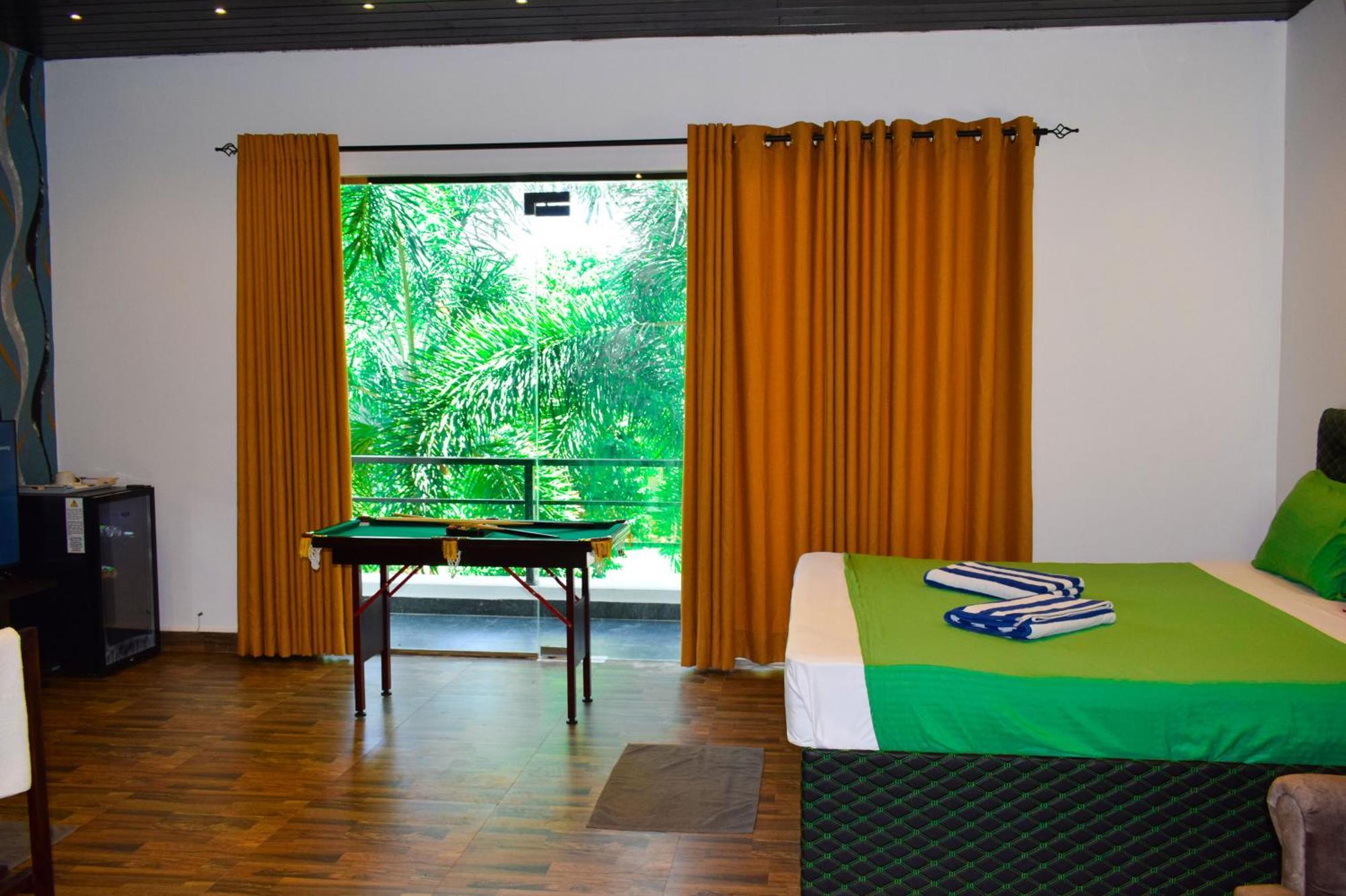 Hotel Green Garden Trincomalee Exteriör bild