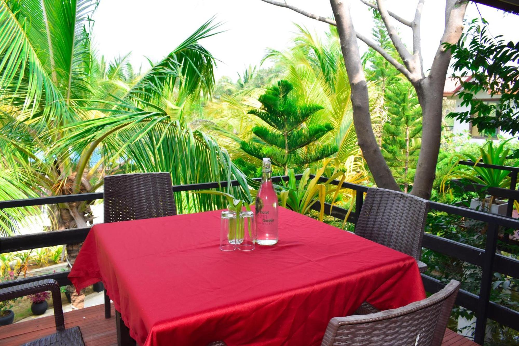 Hotel Green Garden Trincomalee Exteriör bild