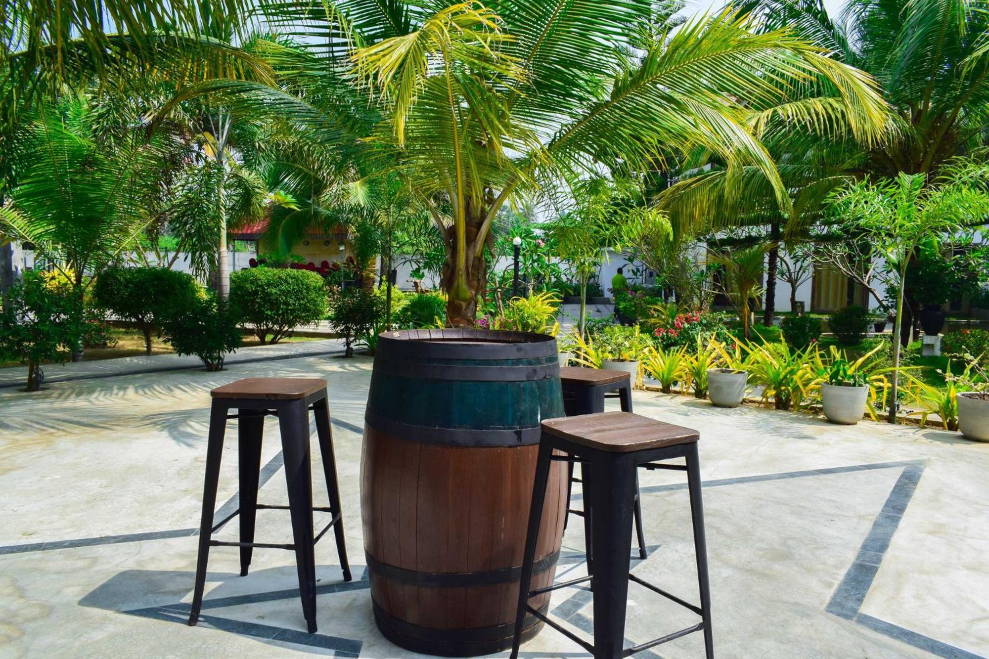 Hotel Green Garden Trincomalee Exteriör bild