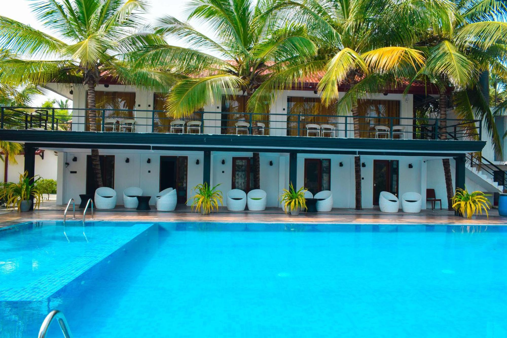 Hotel Green Garden Trincomalee Exteriör bild